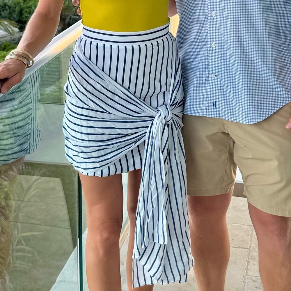 Bardot XS Navy & White Mini Skirt with wrap detail